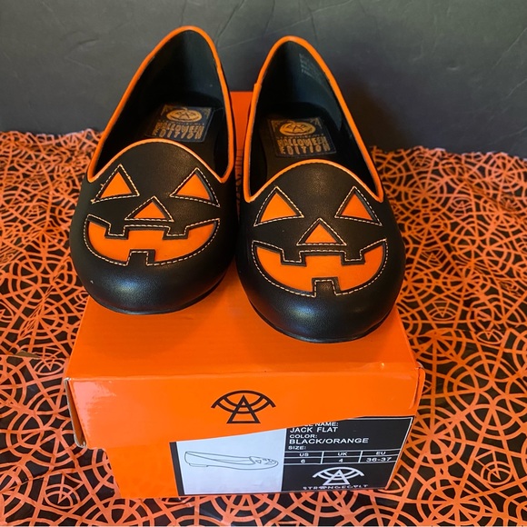 Strange Cvlt Shoes Jack o Lantern Pumpkin Women's Flats Black Orange Used w box - Picture 2 of 9